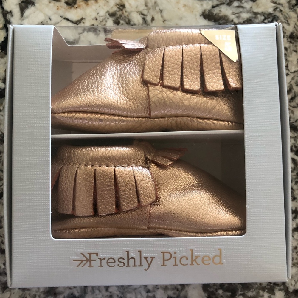 BRAND NEW never before word rose gold Mocs